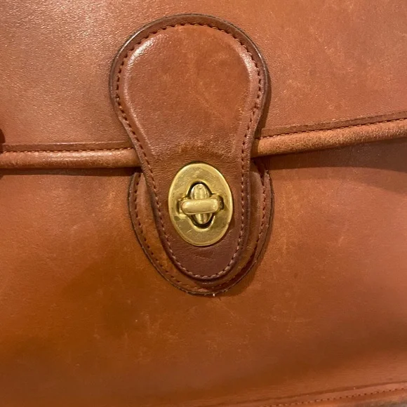 Vintage Coach Willis π - Picture 4 of 13